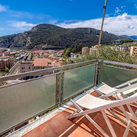 Casa Matilde - Vista Mare - Con Posto Auto Διαμέρισμα Finale Ligure